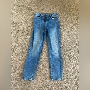 Noisy May Jeans